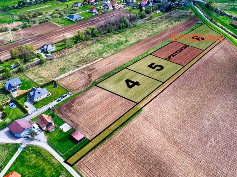 Działka na sprzedaż – Krzeczów